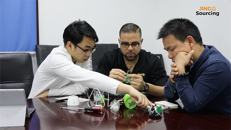 مناقشة خلاط الأطفال